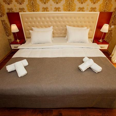 Holiday Lux Sea Towers Batumi Esterno foto
