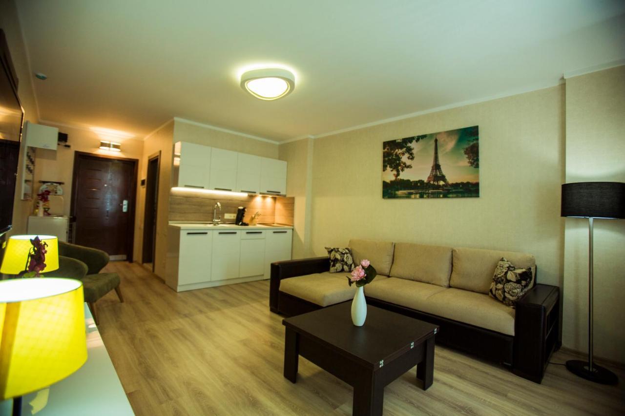Holiday Lux Sea Towers Batumi Esterno foto