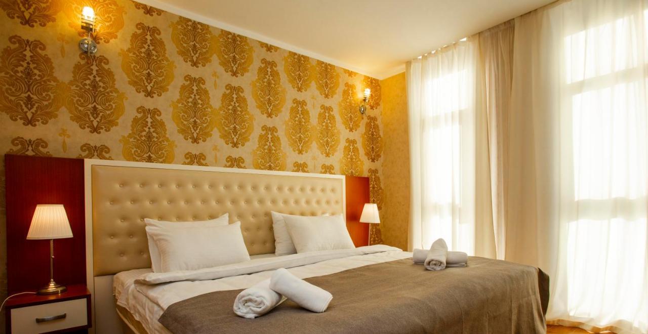 Holiday Lux Sea Towers Batumi Esterno foto