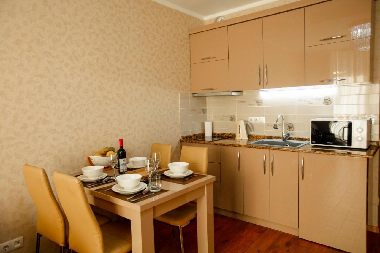 Holiday Lux Sea Towers Batumi Esterno foto
